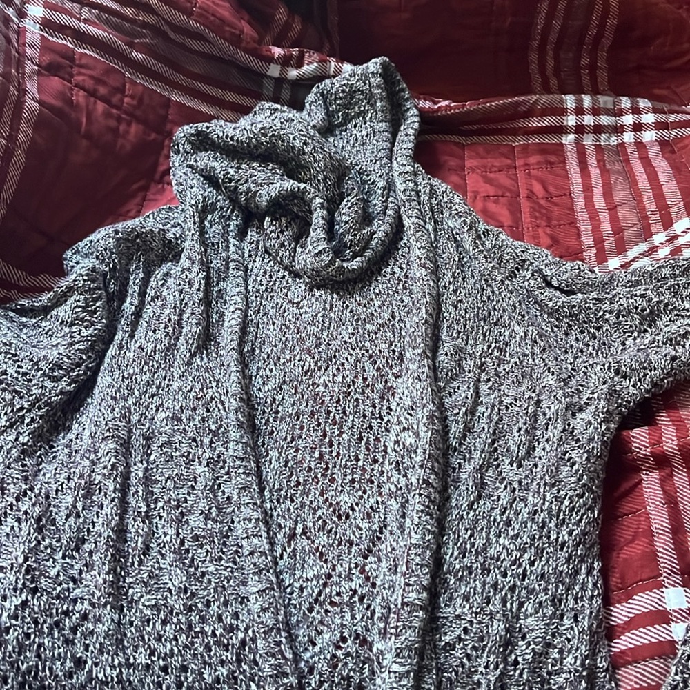 Mudd extra long sweater. Women’s xl. Used good condition.